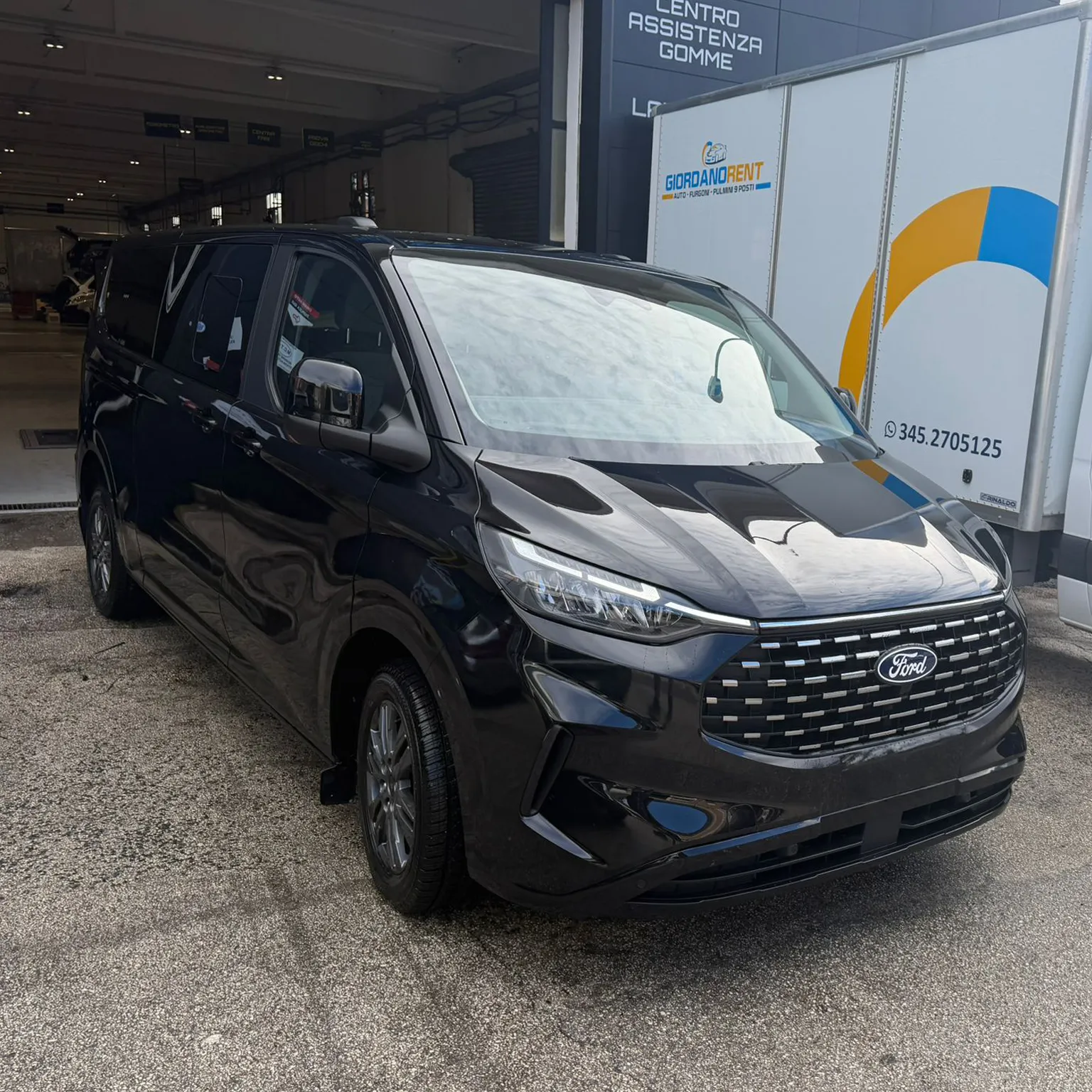 ford custom 9 posti giordano rent 1
